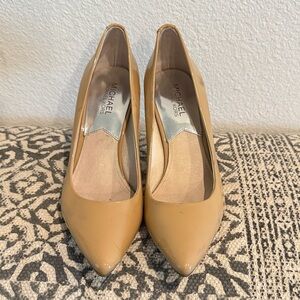 Michael Kors Tan Heels Classic Design
